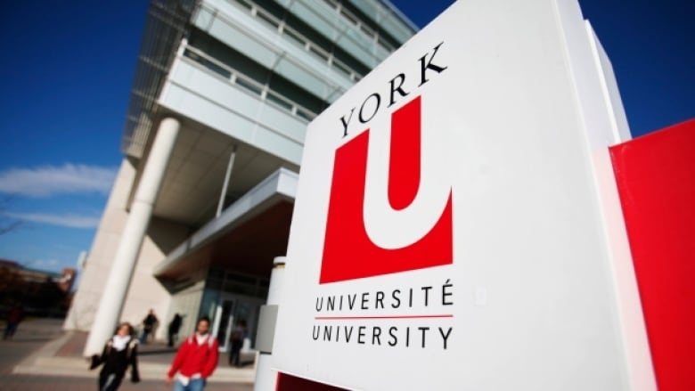 منح جامعة York الممولة لدرجة البكالوريوس بكندا 2019