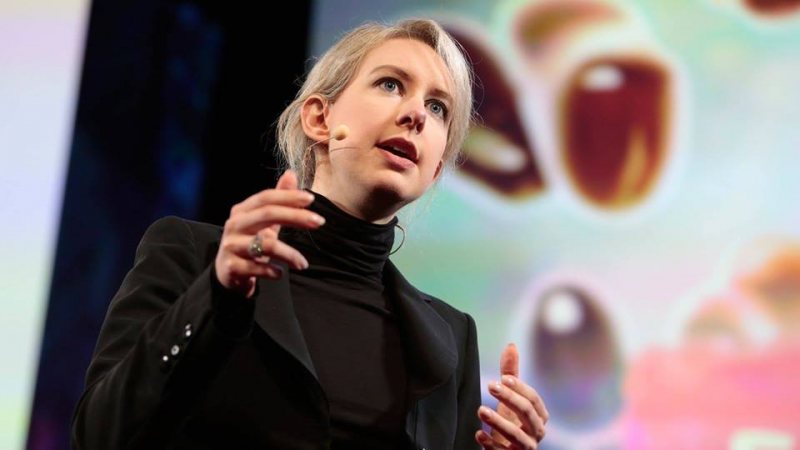 Elizabeth Holmes - اليزابيس هولمس