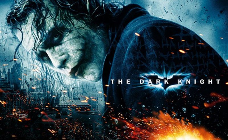 لماذا يتميز فيلم the dark knight  و جعله مختلفا