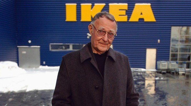 قصة نجاح مؤسس IKEA .. من بيع الثقاب إلى عرش صناعة الأثاث في العالم !